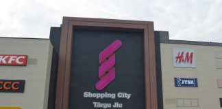 Campanie de strângere de cărți și rechizite noi, demarată de Shopping City Târgu Jiu și World Vision România
