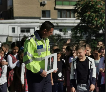 Educație rutieră într-o școală din Târgu Jiu