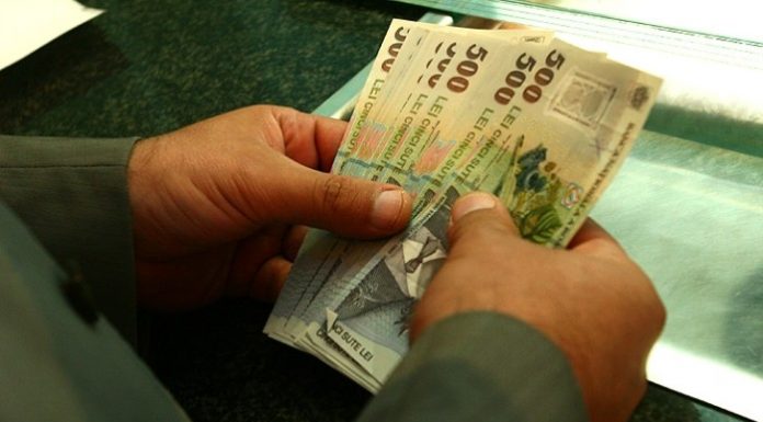 Taxa pe lux, amânată până la toamnă