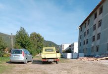 Firma care reabilitează blocul de locuințe sociale din Bumbești Jiu a lucrat și ea la vila fiului primarului Bobaru