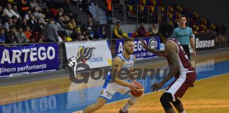 N-au putut ține ritmul! CSM a oferit doar sclipiri în meciul cu Rapid