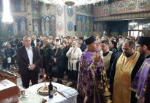 Peste 300 de enoriași din Motru au primit pachete de Sfânta Parascheva