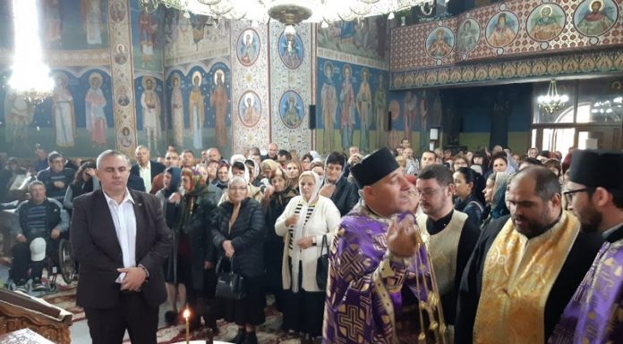 Peste 300 de enoriași din Motru au primit pachete de Sfânta Parascheva