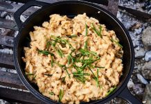 VIDEO: Rețeta săptămânii – Bucătăria lui Fabi: Spätzle – Tăieței cu brânză și ceapă gătiți pe foc