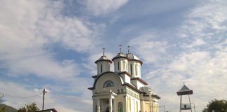 Mitropolitul Olteniei a resfinţit Biserica din Parohia Gornăcel, comuna Schela, Gorj (I) – ,,La biserică venim şi ne naştem din apă şi din duh, pentru că biserica este mamă a noastră, a tuturor”!