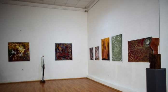 Viorel Surdoiu: ,,Noeme plastice” – expoziție personală de pictură și sculptură