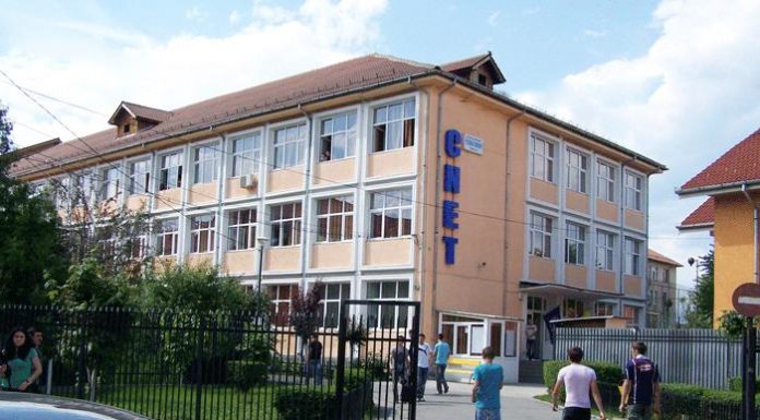 Un colegiu din Târgu-Jiu angajează paznic