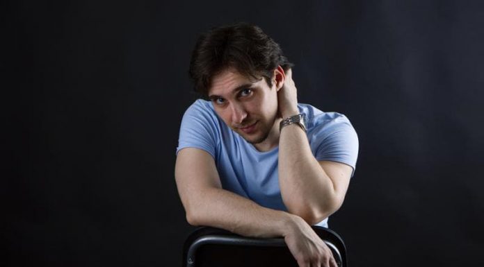 Alex, din Târgu-Jiu, singurul actor român care a intrat la The American Academy of Dramatic Arts din Los Angeles, America! Tânărul talentat are nevoie de sprijin