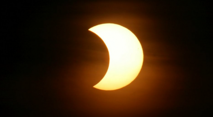 Eclipsa parțială de Soare, vizibilă mâine