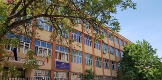 Angajări la un liceu din Târgu-Jiu