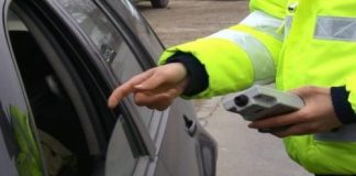 Pensionar băut, cu mașina într-un cap de pod. Ducea bunuri la o familie nevoiașă