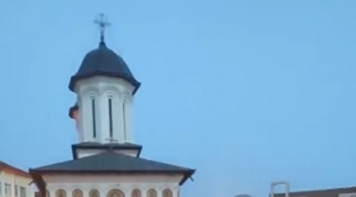 Salariații CEO, în centrul orașului: ,,Ăștia suntem noi, luptăm și pentru voi!” – ,,Condițiile de muncă nu au culoare politică!”