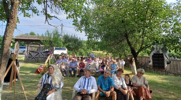 Promovarea patrimoniului cultural, la Peștișani: ,,Costumul popular poate schimba starea de spirit și pentru cine-l poartă și pentru cine-l vede”