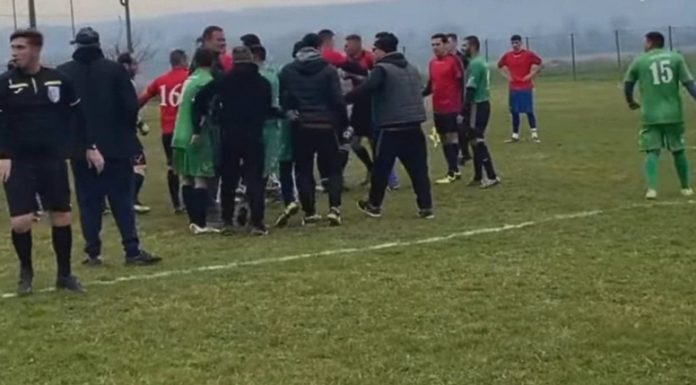 Au curs golurile la județ! Nu au lipsit nici pumnii!