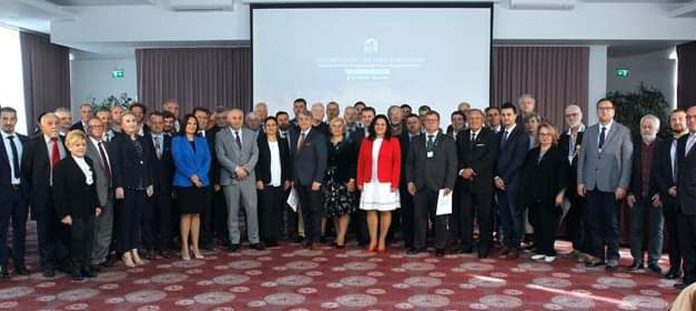 Conferință internațională a conservatorilor, la București! Reprezentanții Partidului Alternativa Dreaptă Gorj, alături de colegii lor din Europa, la eveniment: Cu respect, îndreptăm România!