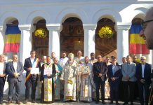 Mitropolitul Olteniei a resfinţit Biserica din Parohia Glogova, Gorj (II) – ,,Biserica ne învaţă să ne curăţim de toată întinăciunea trupească şi sufletească şi să primim haina luminii şi a Împărăţiei Lui Dumnezeu”!
