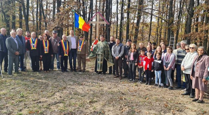 Moșii de toamnă, un prilej pentru comemorarea eroilor neamului în comuna Dănești, Gorj