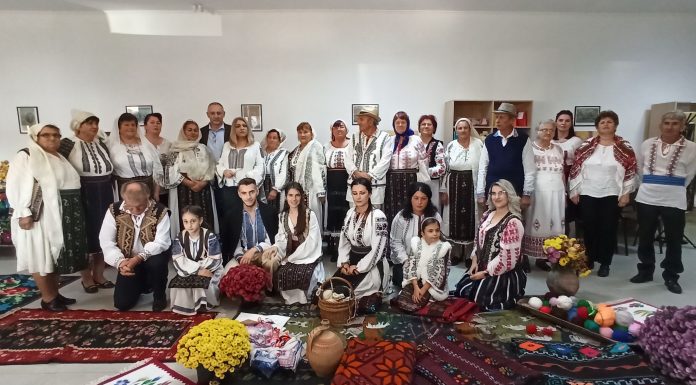 FOTO, Clacă la Peștișani! Au purtat cămăși vechi de peste 100 de ani – Memoria, instrument esențial