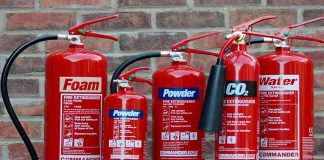 CEO repară stingătoarele de incendiu