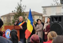 1 Decembrie: Doar trei partide au depus coroane de flori la Motru