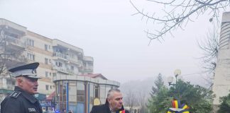 ,,Săracii” liberali din Motru au lipsit de la depunerea de coroane pentru eroii Revoluției din ‘89