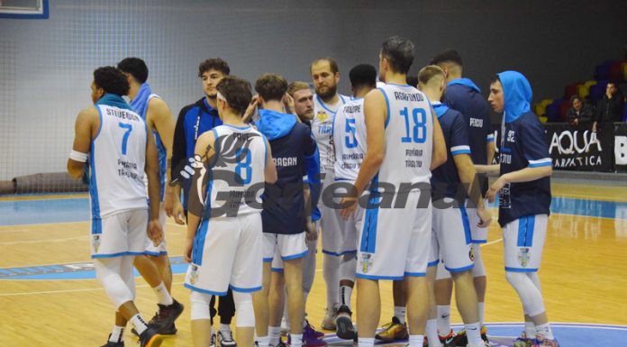 Echipa de baschet ar putea avea alt antrenor