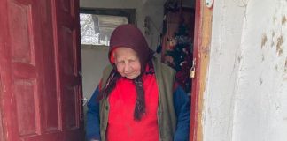 Pachete cu alimente pentru 80 de familii din Scoarța!