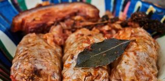 VIDEO: Rețeta săptămânii – Bucătăria lui Fabi: Sarmale în Chardonnay, fierte în oală de lut!