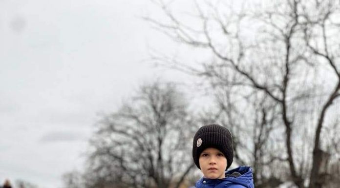 Mii de gorjeni în pițărăi, sute de copii în colindeț