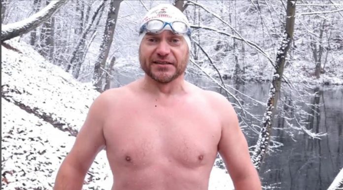 Avram Iancu înoată în ape înghețate pentru… Avram Iancu!