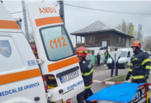 Romanești, FOTO: Accident grav între o ambulanță și o cisternă. Asistenta, luată cu elicopterul SMURD spre un spital din Craiova