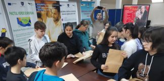 Elevi ai Şcolii ,,Ecaterina Teodoroiu”, în vizită la Biblioteca Judeţeană “Christian Tell”