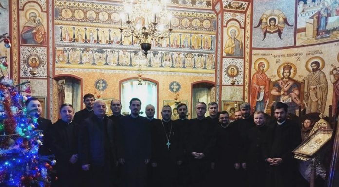 Parohia Țicleni: Taina Sfântului Maslu, săvârșită de un sobor de 18 preoți, prilej de mare bucurie duhovnicească