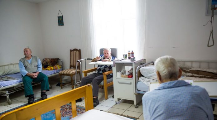 Guvernul PSD-PNL-UDMR desființează căminele de bătrâni și centrele pentru persoanele cu dizabilități!