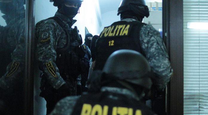 Amendă uriașă la un local din Gorj, după control cu mascații