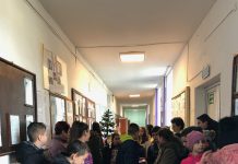 Patruzeci de copii din Alimpești au primit cadouri de la Clubul Interact – Târgu-Jiu