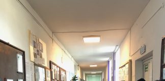 Patruzeci de copii din Alimpești au primit cadouri de la Clubul Interact – Târgu-Jiu