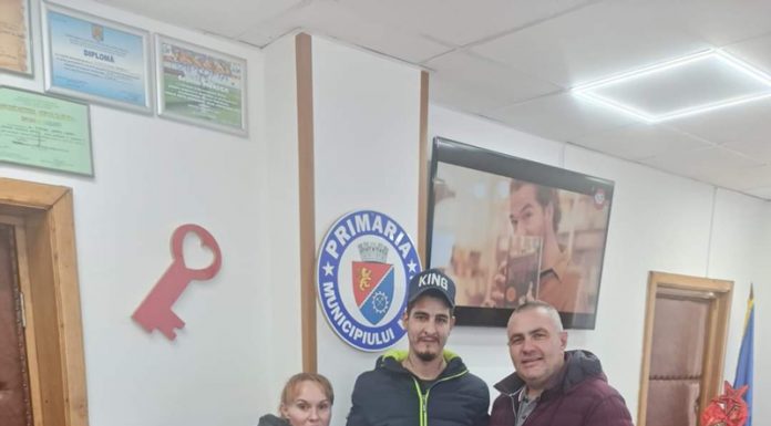 Primăria Motru a oferit cheile unor locuințe din fondul locativ la patru familii din municipiu