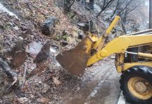 FOTO: Viitură în Defileul Jiului. Angajații SDN eliberează ambele sensuri de mers