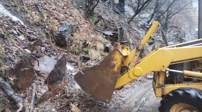 FOTO: Viitură în Defileul Jiului. Angajații SDN eliberează ambele sensuri de mers