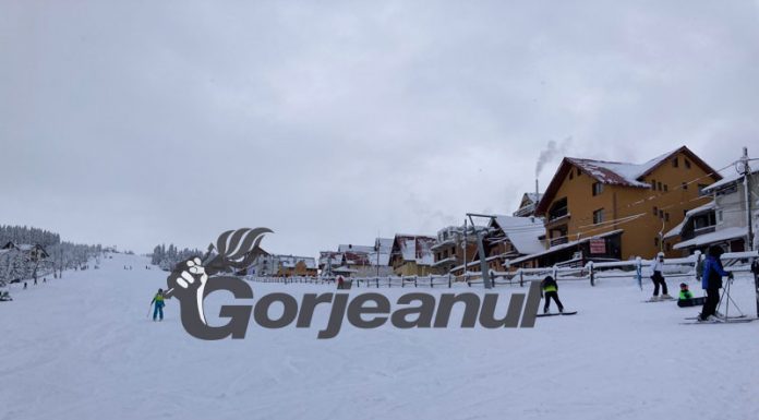 Zăpadă de o jumătate de metru pe pârtiile din Rânca!
