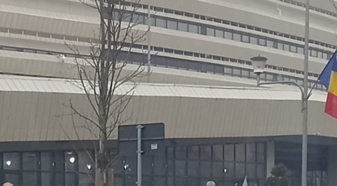 Târgu Jiu: Coadă imensă pentru ajutoarele UE