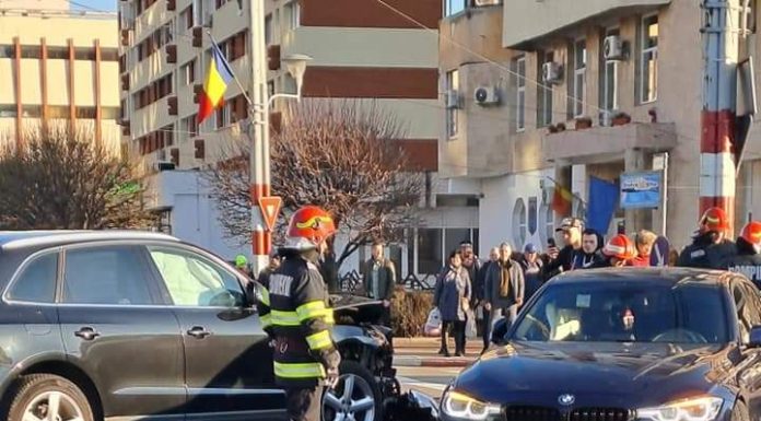 FOTO, Târgu Jiu| Accident la Piața Mare