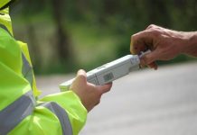 Zeci de permise reținute pentru consum de alcool și droguri