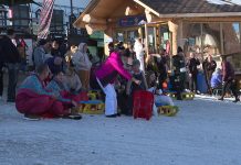 Rânca, plină de turiști pentru că are zăpadă!