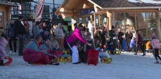 Rânca, plină de turiști pentru că are zăpadă!