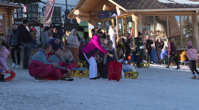 Rânca, plină de turiști pentru că are zăpadă!