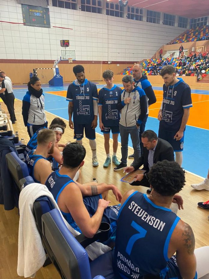 O repriză nu a fost suficientă. Baschetbaliștii gorjeni, învinși la Galați