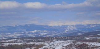 Drumuri gorjene – Peisaje de excepţie în umbra Vâlcanului