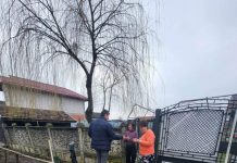 Ecologiștii PER Drăguțești au împărțit primii mărțișoare